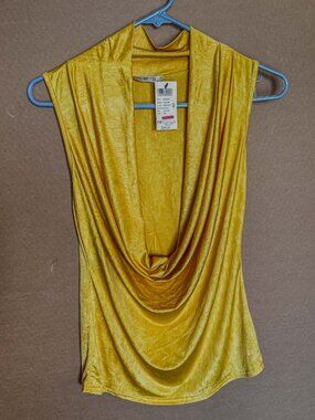 ARDEN B brand Women's Crinkle Shie top XS Mustard colour BNWT
